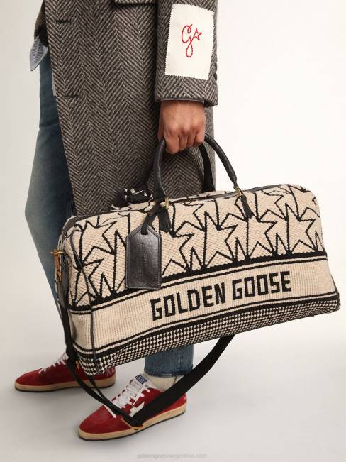 hombres bolsa de deporte de lana jacquard blanca como la leche con monogramas negros en contraste y letras golden goose 6846843