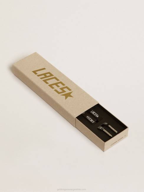 Golden Goose hombres cordones negros con letras 'laces' plateadas en contraste 6846374