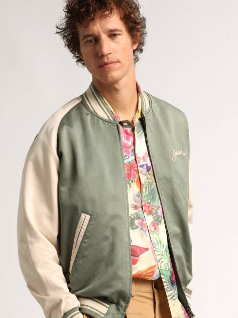 Golden Goose hombres Chaqueta bomber eric verde militar y blanca de la colección Journey con efecto desgastado y bordados en contraste. 6846720