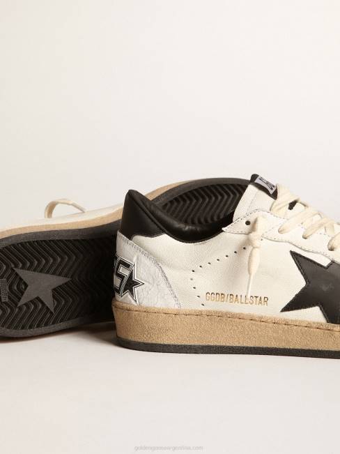 Golden Goose hombres Zapatillas Ball Star de napa blanca con estrella de cuero negro y refuerzo en el talón 6846516