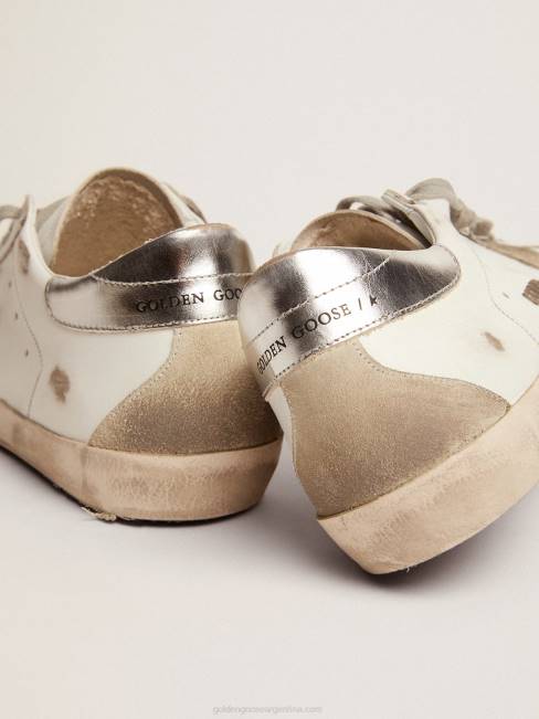 Golden Goose hombres zapatillas super-star con tira plateada en el talón y letras con tachuelas metálicas 6846575