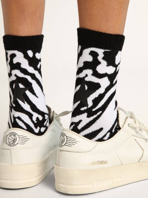Golden Goose mujer calcetines blancos y negros con estampado de leopardo y estrella negra en la espalda 6846330
