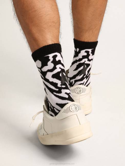 Golden Goose mujer calcetines blancos y negros con estampado de leopardo y estrella negra en la espalda 6846330