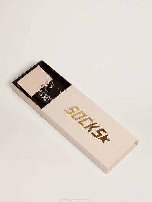 mujer calcetines negros con letras doradas blancas 6846408