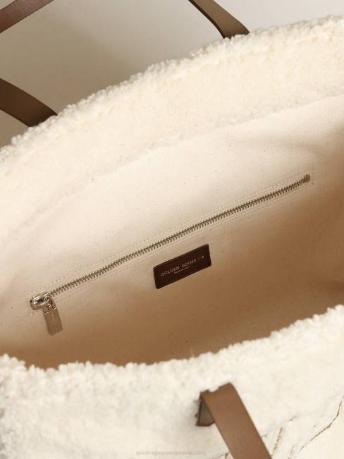 mujer bolso east-west california de pelo sintético blanco con letras doradas y asas en contraste 6846446