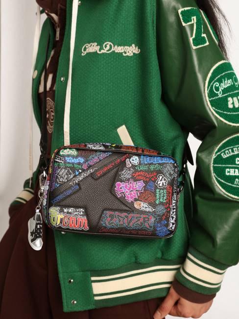 Golden Goose mujer Bolso estrella de piel martillada negra con estrella de piel negra y estampado all over multicolor 6846448