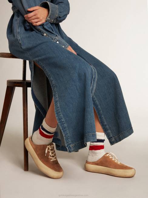 Golden Goose mujer zuecos space-star de ante color tabaco con estrella perforada 6846150