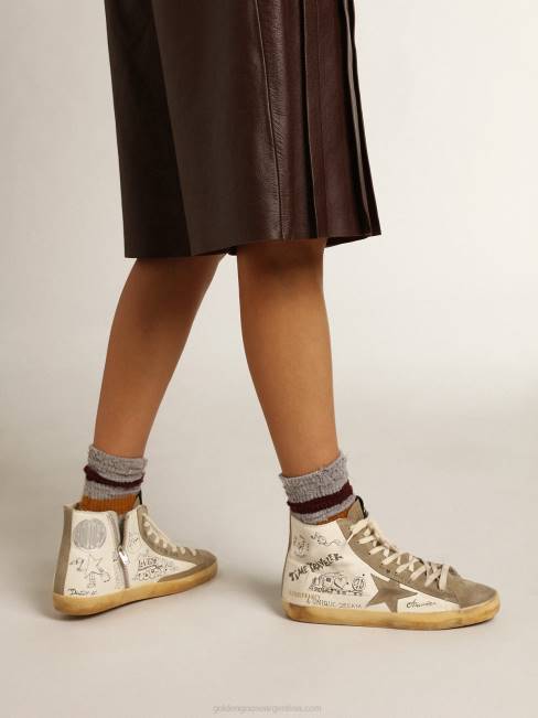 Golden Goose mujer zapatillas francy con inserciones de ante gris paloma y letras negras por toda la superficie 684644