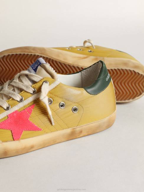 Golden Goose mujer Zapatillas super-star penstar de nailon color mostaza con estrella de ante color langosta fluorescente 684631