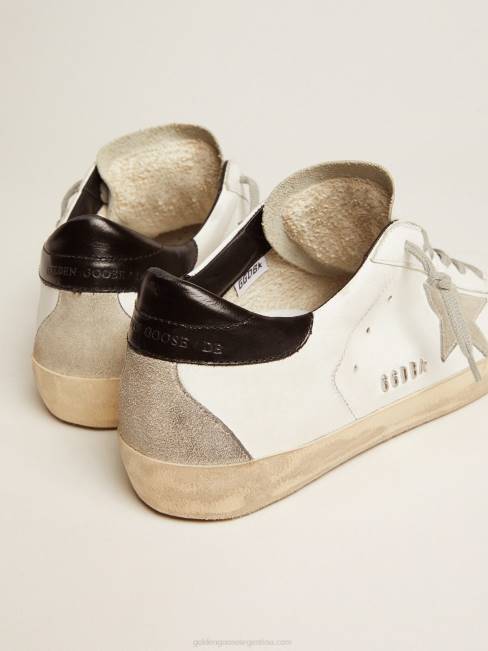 Golden Goose mujer zapatillas super-star con refuerzo negro en el talón y letras con tachuelas de metal 684610