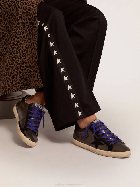Golden Goose mujer zapatillas super-star de charol gris con inserciones de ante negro 684694