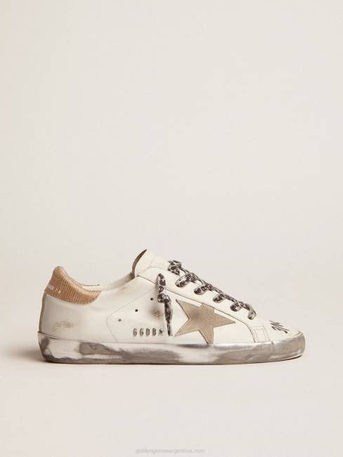 Golden Goose mujer zapatillas super-star de piel blanca con estrella de ante gris hielo y letras negras en contraste 684646