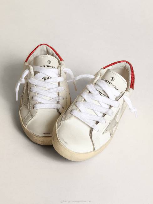 Golden Goose niños zapatillas deportivas young super-star con estrella de ante gris hielo y refuerzo del talón de piel metalizada roja 6846869